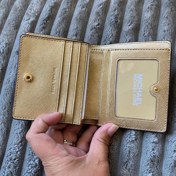 NWT Michael Kors gold wallet - Picture 9 of 12
